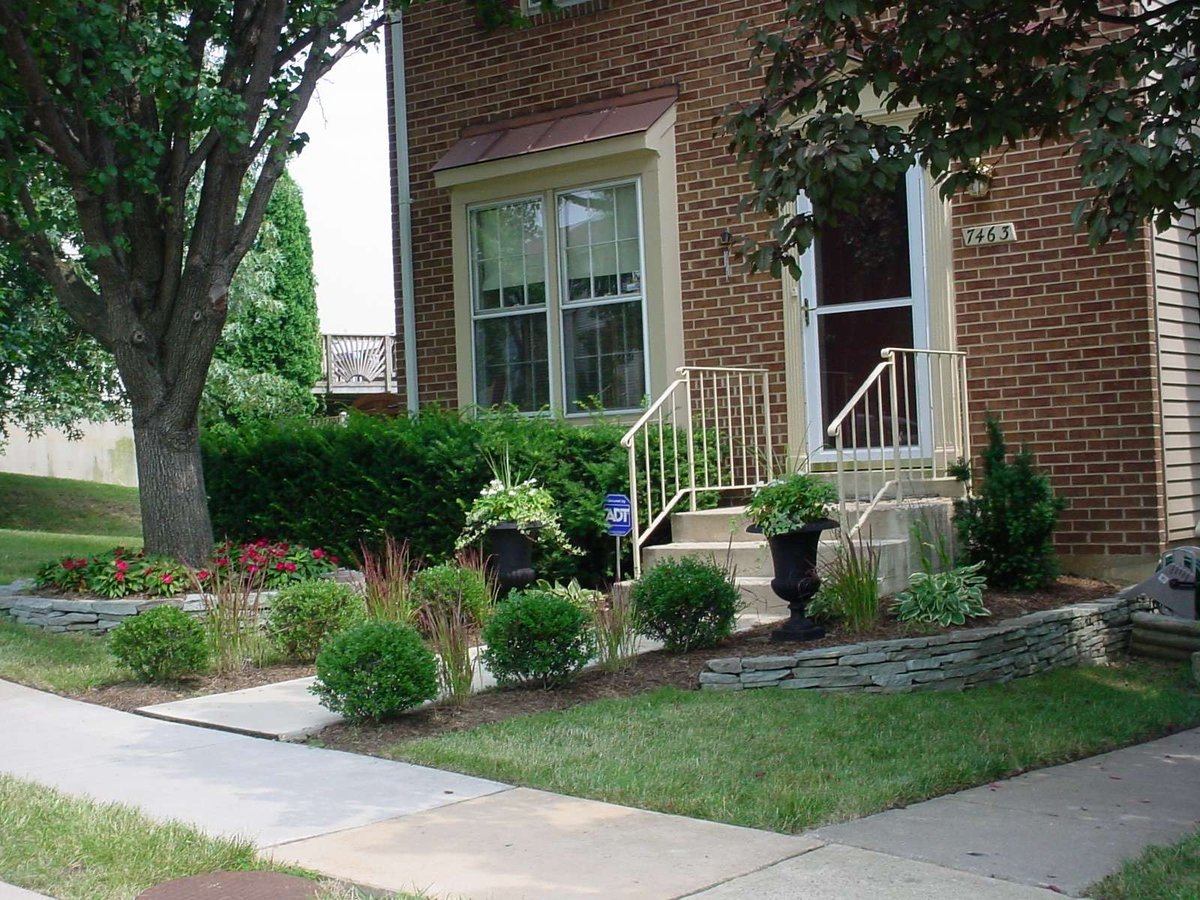 5 of the Best Townhouse Landscaping Ideas (and Pictures) for Alexandria